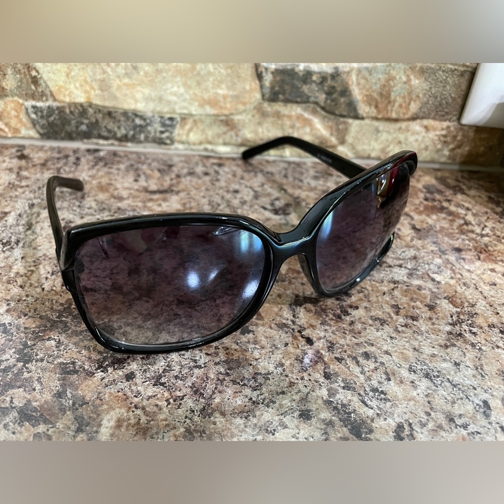 Oversized black sunglasses